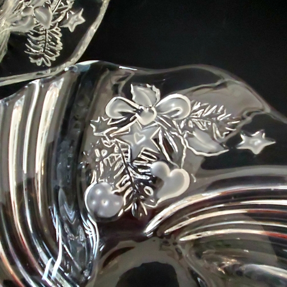 Large Ornate Clear Glass Candleholders 2 Swirls Leaves Berries Trinket Dish Bowl - Picture 6 of 8